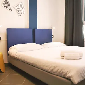  Hostal &